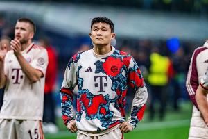 记者:拜仁仍愿听取对金玟哉的报价,但就目前来看球员很可能留队