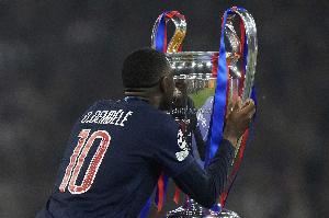 队报:夺欧冠后巴黎一改无球星集体原则,公开声援登贝莱夺金球