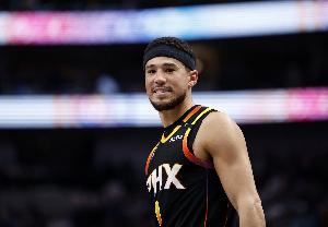 布克:对新赛季感到兴奋 担任球队的领袖是我重大职责