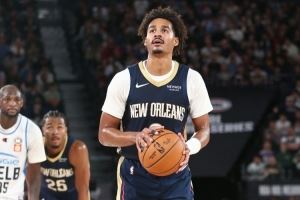 不足以赢球!普尔20投8中&三分9中3 砍下21分4板5助 正负值-15