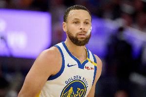 库里:这支勇士的深度真的惊人 对其他队来说可能是件挺可怕的事