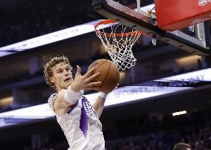 高产高效!马尔卡宁开赛至今场均34分7.3板 三项命中率51/40/91%