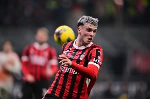 记者:伯恩茅斯准备从米兰买断A-希门尼斯,费用2000万+500万欧