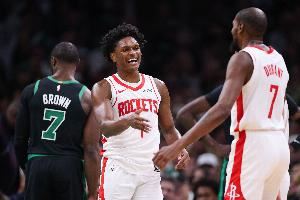  乌度卡：阿门限制杰伦-布朗只得12分 这对我们至关重要